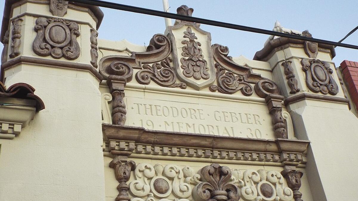 Nogales-Building-Theodore_Gebler_Memorial_Building-1930-2