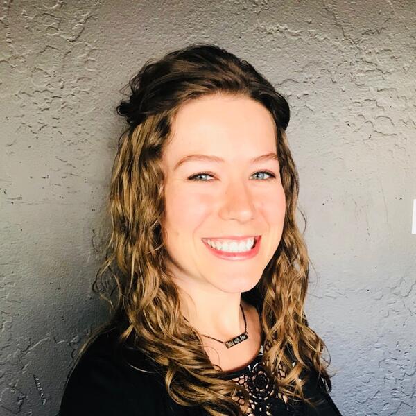 Nikki Fowler Headshot